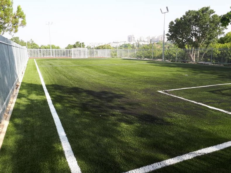 דשא סינטטי למגרשי כדורגל יתרונות
