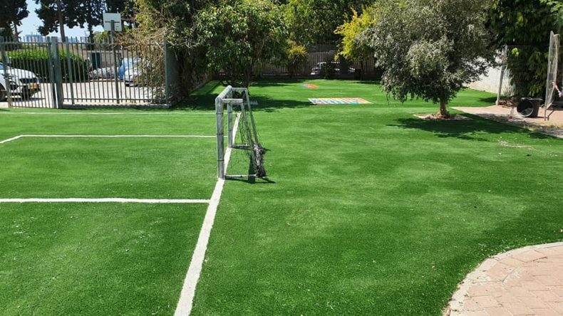 דשא סינטטי למגרשי קטרגל – הפתרון האידיאלי למשחק מהנה ובטוח